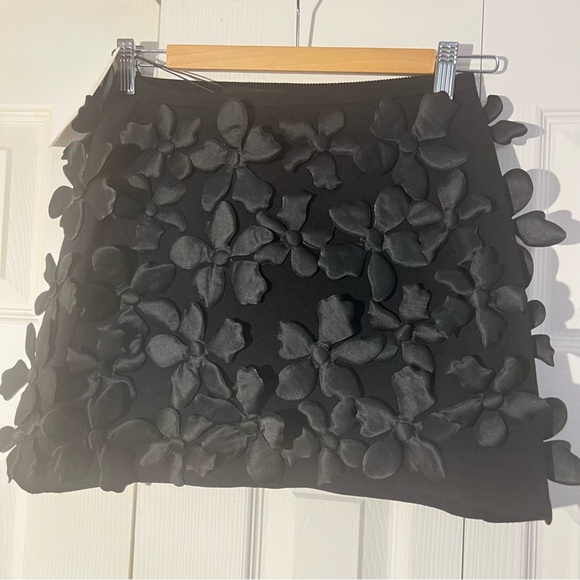 Zara Black 3D Floral Textured Knit Mini Skirt. S NWT - Picture 8 of 10
